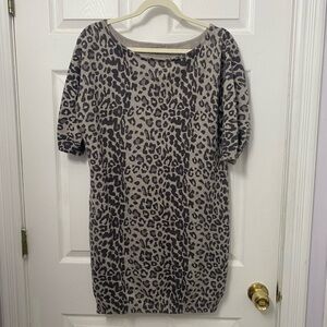 Old Navy Gray Leopard Short Sleeve Sweater Dress